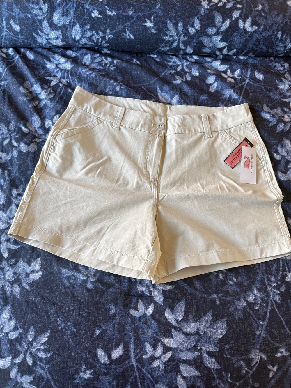 NWT Vineyard Vines Performance Khaki Shorts Sz 12